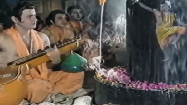 রামায়ণ সম্প্রচারের সময় দর্শকরা টিভির সামনে থেকে উঠতেন না রামায়ণ সম্প্রচারের সময় দর্শকরা টিভির সামনে থেকে উঠতেন না