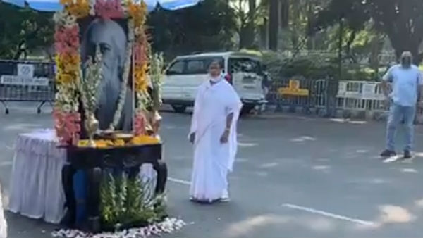 শিল্পীদের তালিকায় ছিল যাঁদের নাম