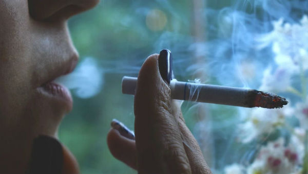 ধূমপান ছেড়ে দিলে সংক্রমণের সম্ভাবনা কমবে