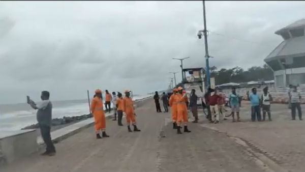 প্রবল ঝড়ে সবথেকে ক্ষতিগ্রস্ত হবে বাংলার তিন জেলা