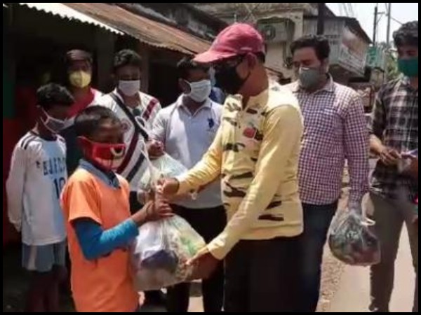 মোহনবাগান ফ্যানেদের সাহায্য মোহনবাগান ফ্যানেদের সাহায্য