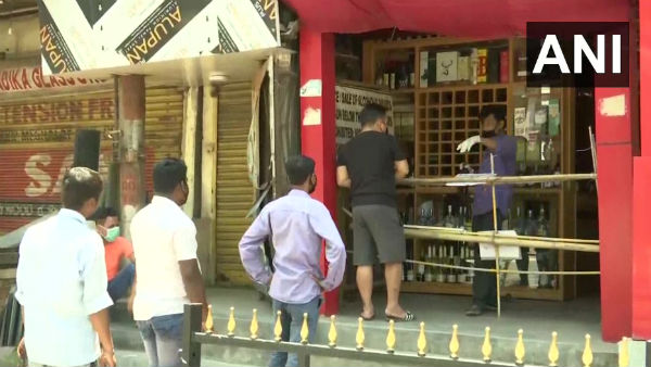 মদবিক্রি শুরু হতেই আয়করে লাফ মদবিক্রি শুরু হতেই আয়করে লাফ