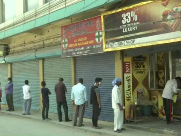 সোমবার থেকে চালু মদের দোকান