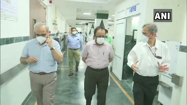 ধারাভিতে বাড়ছে করোনা সংক্রমণ