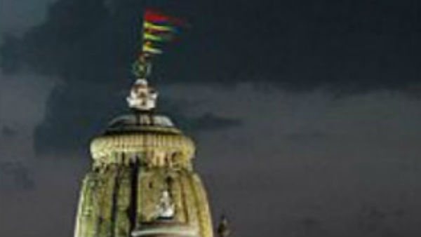 অশনি সংকেত পুরীর মন্দিরের ধ্বজায়