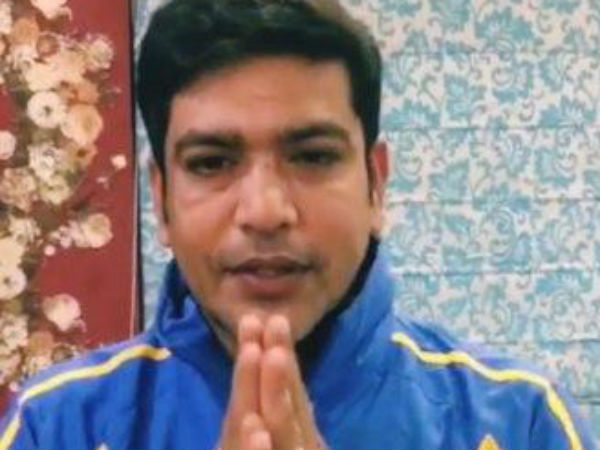 ক্ষতির মুখে পড়া এলাকা ঘুরে দেখলেন ক্রীড়া প্রতিমন্ত্রী ক্ষতির মুখে পড়া এলাকা ঘুরে দেখলেন ক্রীড়া প্রতিমন্ত্রী