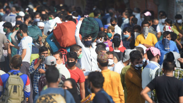 বাসে জায়গা না হওয়াতেই শুরু হয় উত্তেজনা