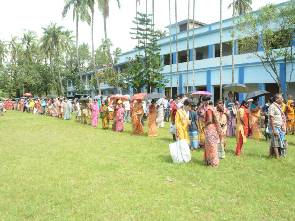 করোনায় সৌরভের সাহায্য করোনায় সৌরভের সাহায্য
