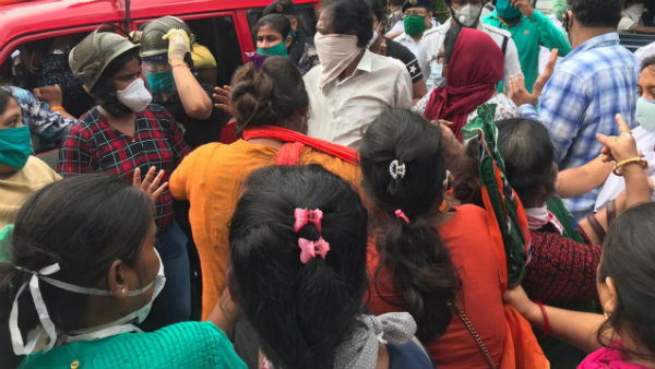 পুলিশের বাধা, ধস্তাধস্তি