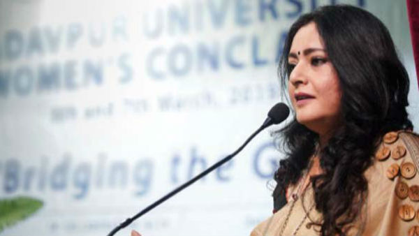 লকেটের পথ ধরে আগমন আগ্নিমিত্রার