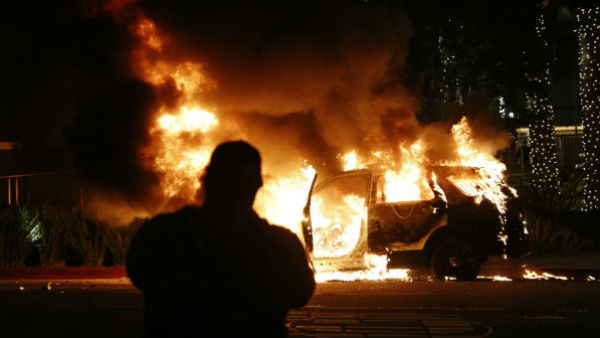 বর্ণ বৈষম্যের সংজ্ঞার জায়গায় কী লেখা আছে মার্কিন অভিধানে ?