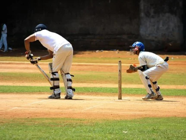 ১৭ বছর বয়সে প্রথম শ্রেণী ক্রিকেটে অভিষেক