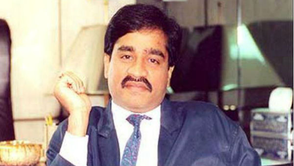 পাকিস্তানে লুকিয়ে দাউদ