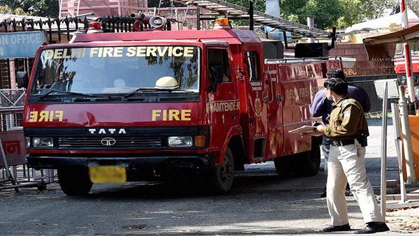 দমকলের চেষ্টায় উদ্ধার