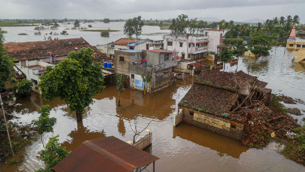  ফুঁসছে ব্রহ্মপুত্র