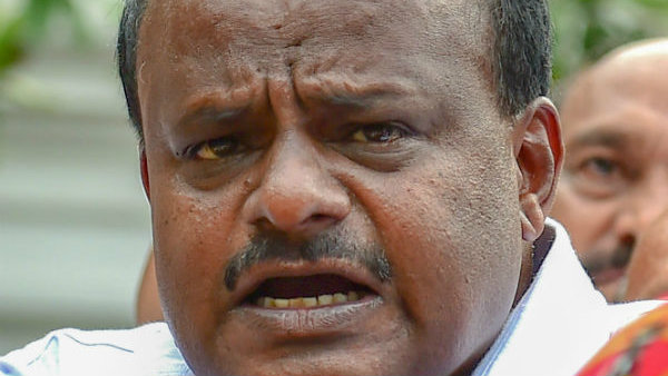 টুইট বার্তায় দেবগৌড়ার নির্বাচনী লড়াইয়ের খবর প্রকাশ্যে আনেন কুমারস্বামী টুইট বার্তায় দেবগৌড়ার নির্বাচনী লড়াইয়ের খবর প্রকাশ্যে আনেন কুমারস্বামী