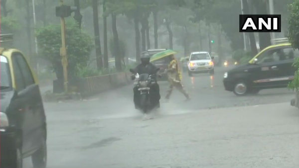 সতর্কতা মুম্বইতে সতর্কতা মুম্বইতে