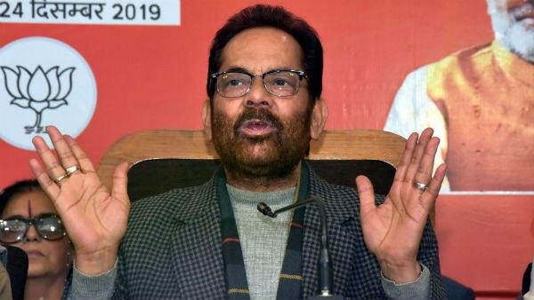 ৫০ বছরের পাপ্পুকে একটি রাজনৈতিক প্লে স্কুলে পাঠান ৫০ বছরের পাপ্পুকে একটি রাজনৈতিক প্লে স্কুলে পাঠান