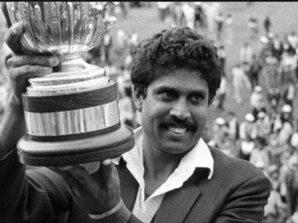 বসে থাকা এক জায়গায় বসে থাকা এক জায়গায়