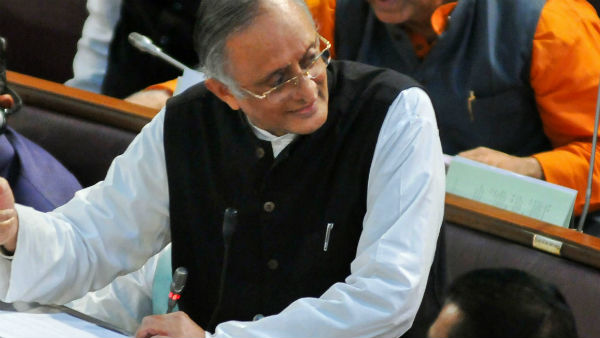 রাজ্যে বেকারত্ব অনেক কম