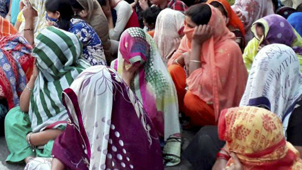 বন্ধ রাখা হোক দেশের যৌনপল্লী বন্ধ রাখা হোক দেশের যৌনপল্লী