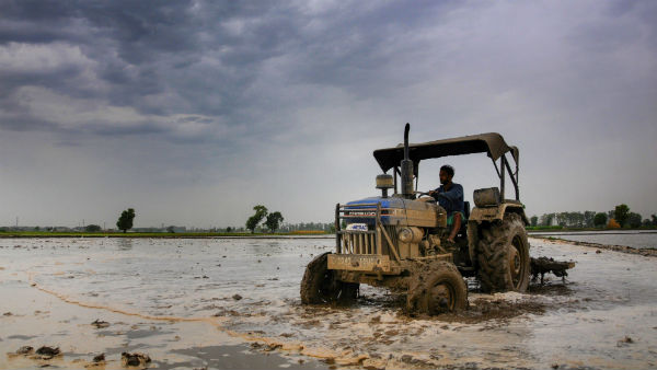 ট্রাক্টর কেনার জন্য একাধিক গ্রামীণ ব্যাঙ্কে রয়েছে বিভিন্ন স্কিম