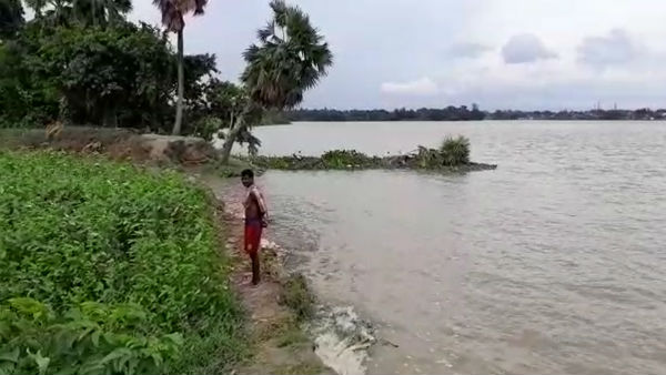 সরকারি কাজে তছরুপের অভিযোগ