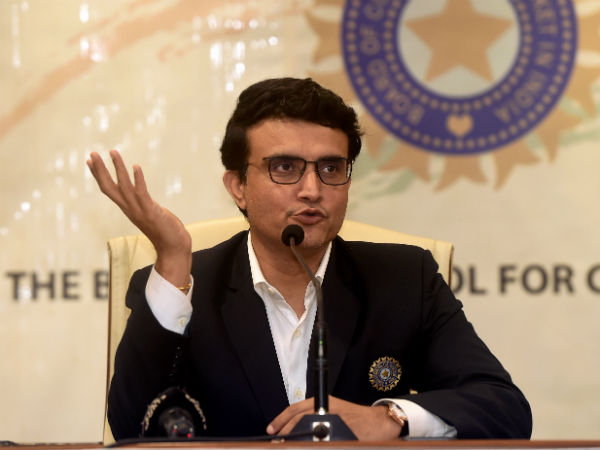 সৌরভ নাকি লয়েড!