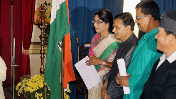 মন্ত্রীর মন্তব্যে বিতর্ক মন্ত্রীর মন্তব্যে বিতর্ক