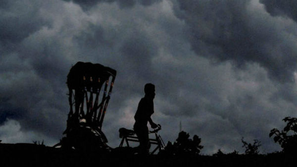 নিম্নচাপ দুর্বল হয়ে ঘূর্ণাবর্তে পরিণত 