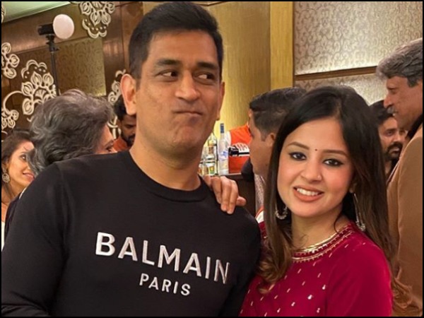 ধোনি-সাক্ষীকে শুভেচ্ছা ধোনি-সাক্ষীকে শুভেচ্ছা
