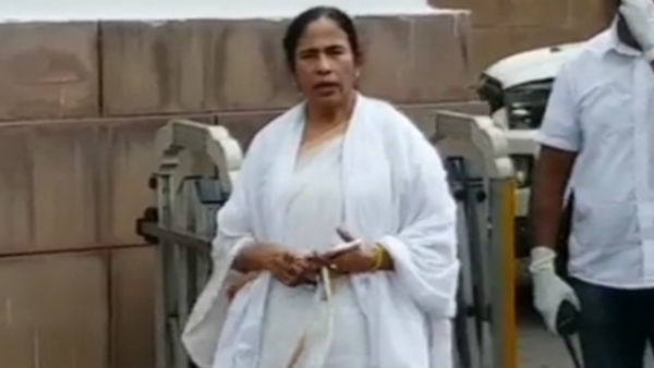 ছোড়দাকে ভুলতে পারেননি মমতা ছোড়দাকে ভুলতে পারেননি মমতা