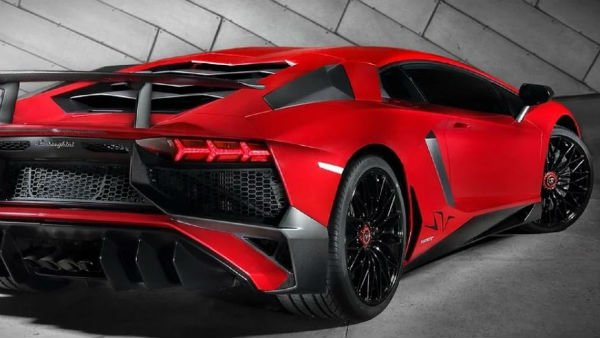 করোনা লকডাউনে ব্যবসা বাঁচানোর নামে ঋণ নিয়ে ল্যাম্বরগিনি কিনলেন যুবক করোনা লকডাউনে ব্যবসা বাঁচানোর নামে ঋণ নিয়ে ল্যাম্বরগিনি কিনলেন যুবক