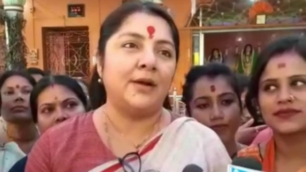 লকেট রাজনীতির আঙিনায় তৃণমূলে যোগের মধ্যেই লকেট রাজনীতির আঙিনায় তৃণমূলে যোগের মধ্যেই