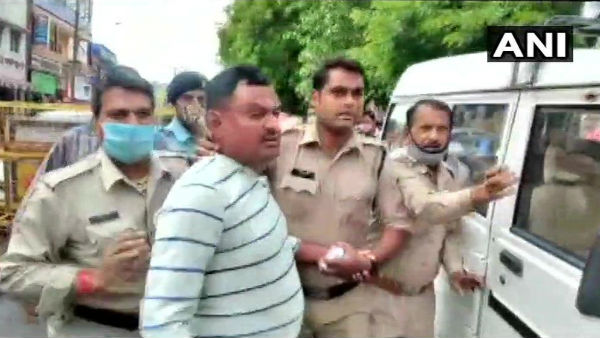 ভুয়ো এনকাউন্টারের অভিযোগ বিরোধীদের ভুয়ো এনকাউন্টারের অভিযোগ বিরোধীদের