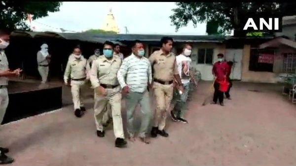 বুকে লেগেছে বিকাশের