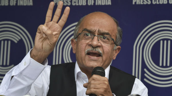 প্রশান্ত ভূষণের বিরুদ্ধে মামলা প্রত্যাহারের আর্জি