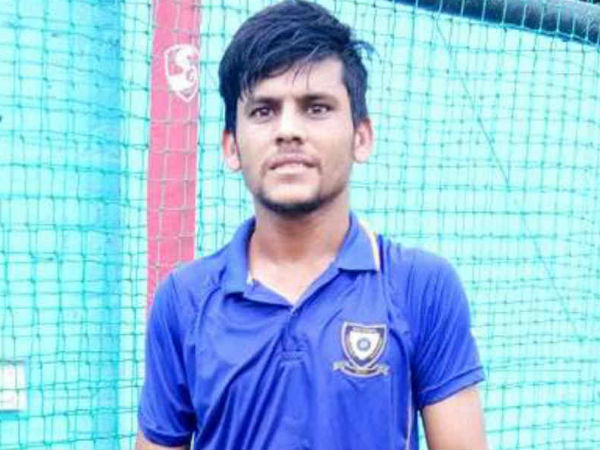 ধোনিকে নিয়ে প্রিয়ম যা বললেন ধোনিকে নিয়ে প্রিয়ম যা বললেন