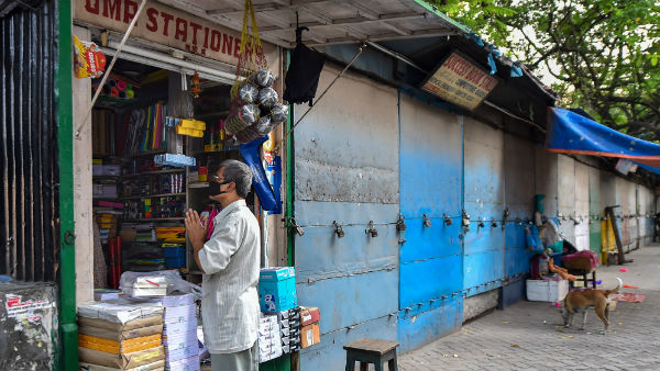 কোনও কোনও জায়গায় আবার ৪ দিন খোলা