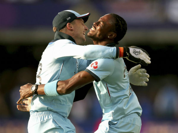 বর্ণবিদ্বেষ নিয়ে প্রতিবাদে ক্রিকেট দুনিয়া বর্ণবিদ্বেষ নিয়ে প্রতিবাদে ক্রিকেট দুনিয়া