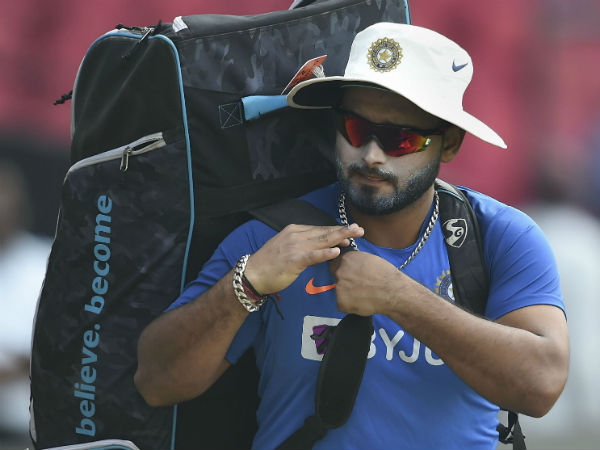 ভারতীয় দলের তরুণদের ভিড়
