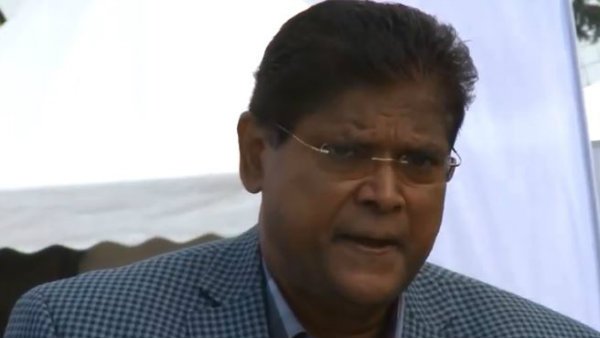 সংস্কৃতে শপথ নিলেন সুরিনামের রাষ্ট্রপতি সংস্কৃতে শপথ নিলেন সুরিনামের রাষ্ট্রপতি