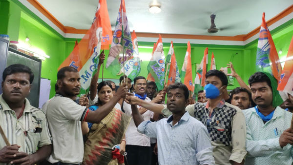 বারগ্রাম গ্রাম পঞ্চায়েতের নড়াইলে দলবদল