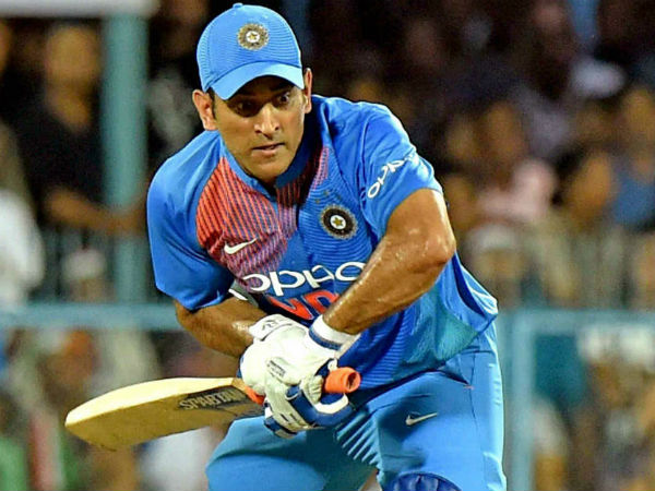 ধোনির কেরিয়ার এক নজরে ধোনির কেরিয়ার এক নজরে