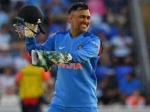 ফ্যানেদের অবাক করে অবসর ঘোষণা ফ্যানেদের অবাক করে অবসর ঘোষণা