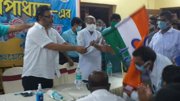 ২১ জুলাইয়ের ভার্চুয়াল সভার মঞ্চ থেকে তৃণমূল নেত্রীর আহ্বান ২১ জুলাইয়ের ভার্চুয়াল সভার মঞ্চ থেকে তৃণমূল নেত্রীর আহ্বান