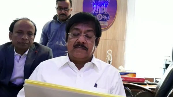 ফের দিলীপ ঘোষকে অশিক্ষিত বলে আক্রমণ