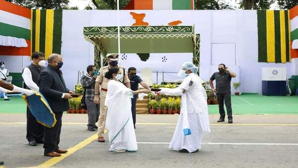 কোভিড যোদ্ধাদের সংবর্ধনা