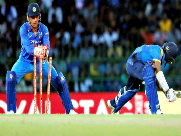 ধোনিকে অধিনায়ক রাখতে শ্রীনির যুক্তি কী ছিল