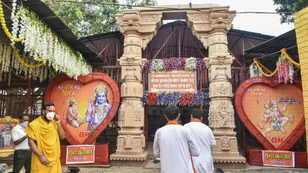  আরও ৩ গম্বুজ